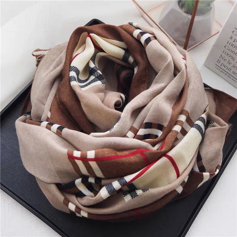 A versatile and casual bestseller for women's autumn and winter coats, a retro and trendy ladylike scarf. 25