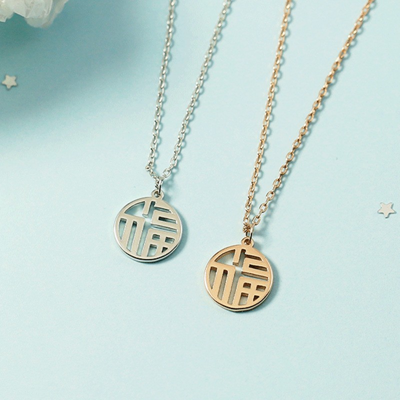 A fashionable and niche alloy women's pendant necklace from Europe and America detail image 1