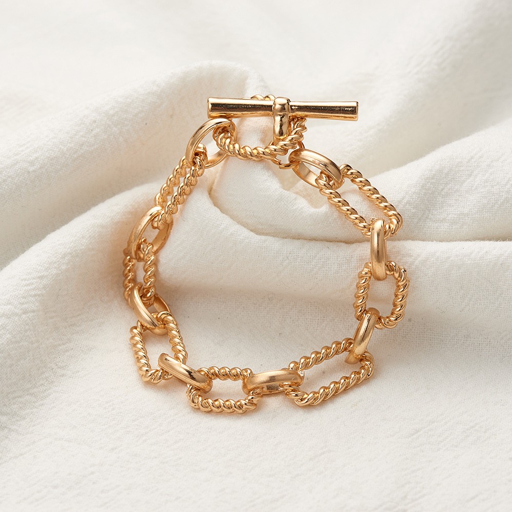 European and American iron simple double-piece niche ladies' bracelet detail image 3