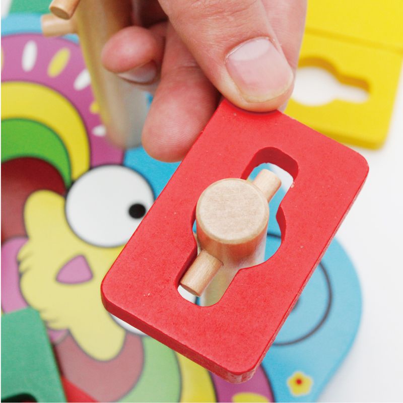 The wooden educational butterfly-shaped geometric column is highly entertaining and colorful. It helps cultivate logical thinking ability. It is a parent-child game that exercises hand-eye coordination. It is an early education and enlightenment toy that accompanies your growth Specification image