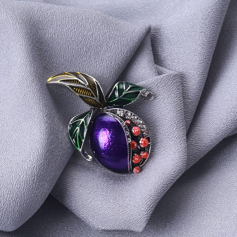 Manufacturers direct foreign trade interest drop oil fruit brooch simple fashion suit coat accessories