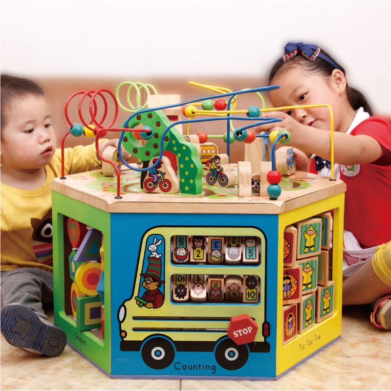 This wooden toy is a multi-functional six-sided bead game with strong fun and rich colors. It helps cultivate logical thinking ability and is a parent-child game that exercises hand-eye coordination. It is an early education and enlightenment toy