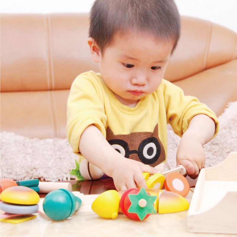 Wooden toys, educational simulation fruits, are fun to look at. They are rich in colors and can cultivate logical thinking ability. Parent-child games can exercise hand-eye coordination. Early education enlightenment toys accompany your growth Application Scenario