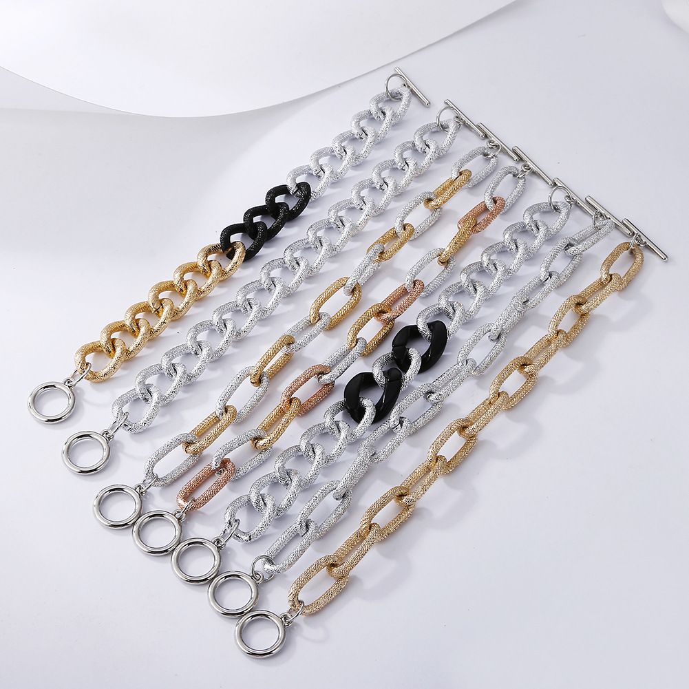 A simple, fashionable, cool and niche women's bracelet made of two-color aluminum from Europe and America