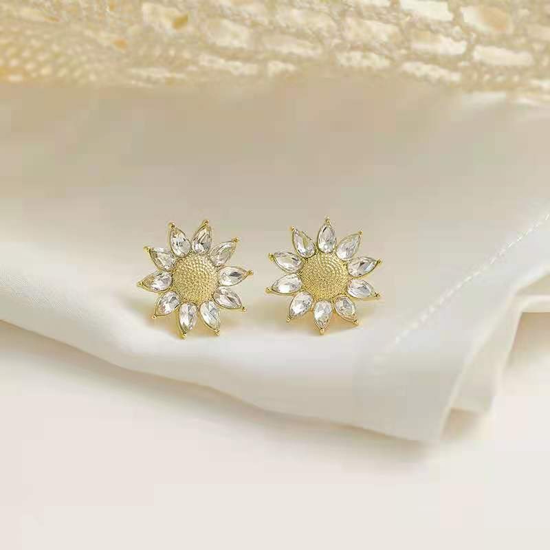 European and American style sunflower-inlaid glass zircon alloy ladies' cool stud earrings detail image 3