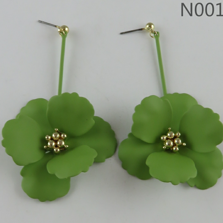 Europe and the United States fashion trend front simple modern elegant popular new earrings z70 green flower earrings pin new autumn