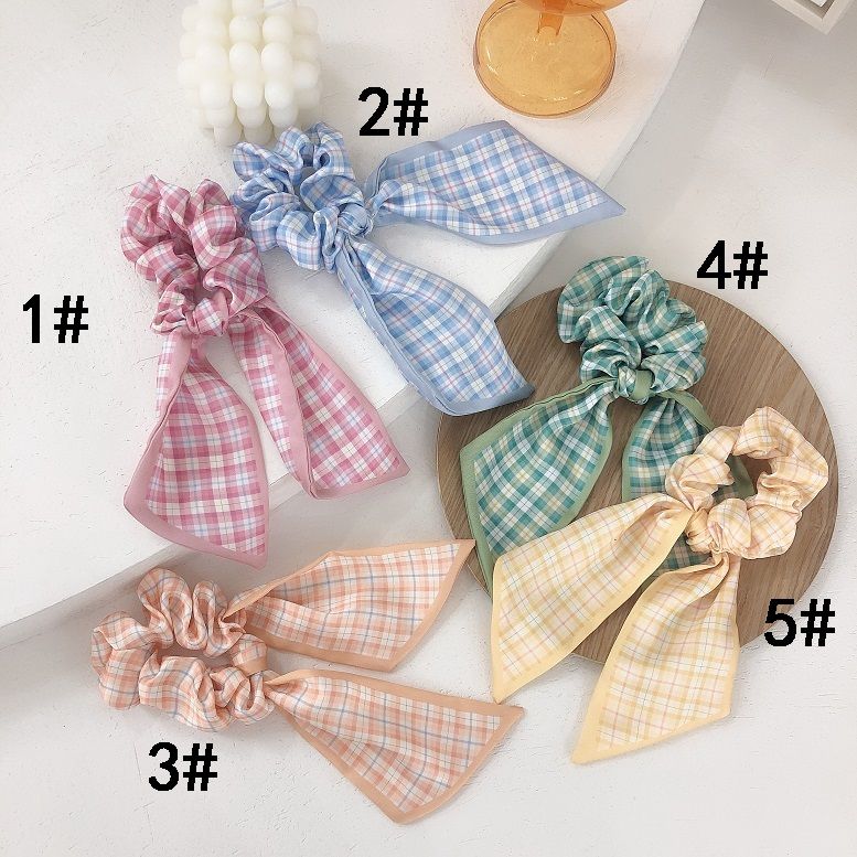 Checkered tail hair band