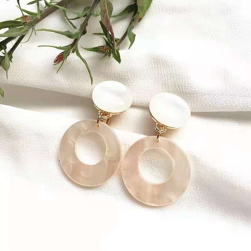 European and American fashionable acrylic double-panel circle women's stud earrings detail image 1