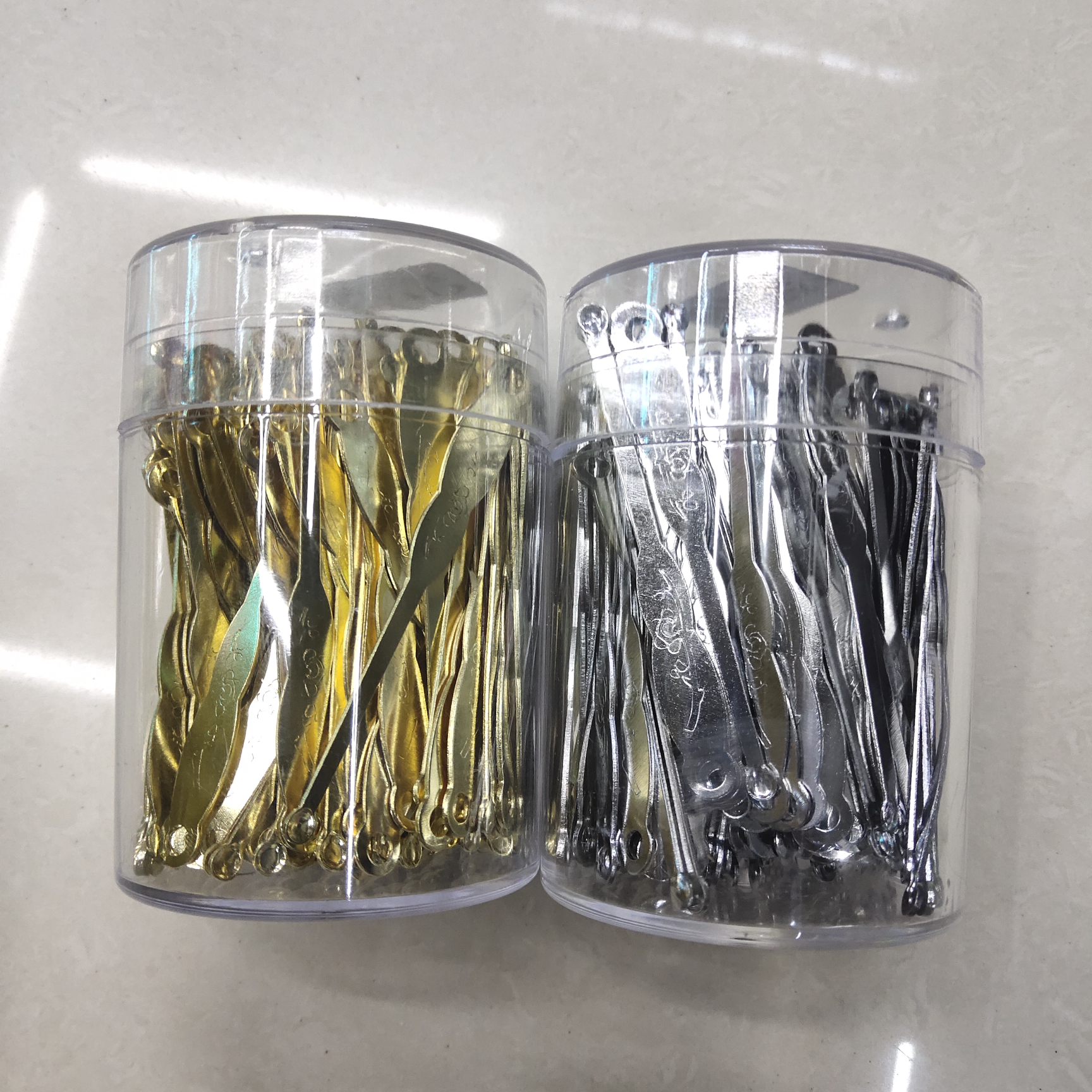 200 pieces of gold and silver ear spoons