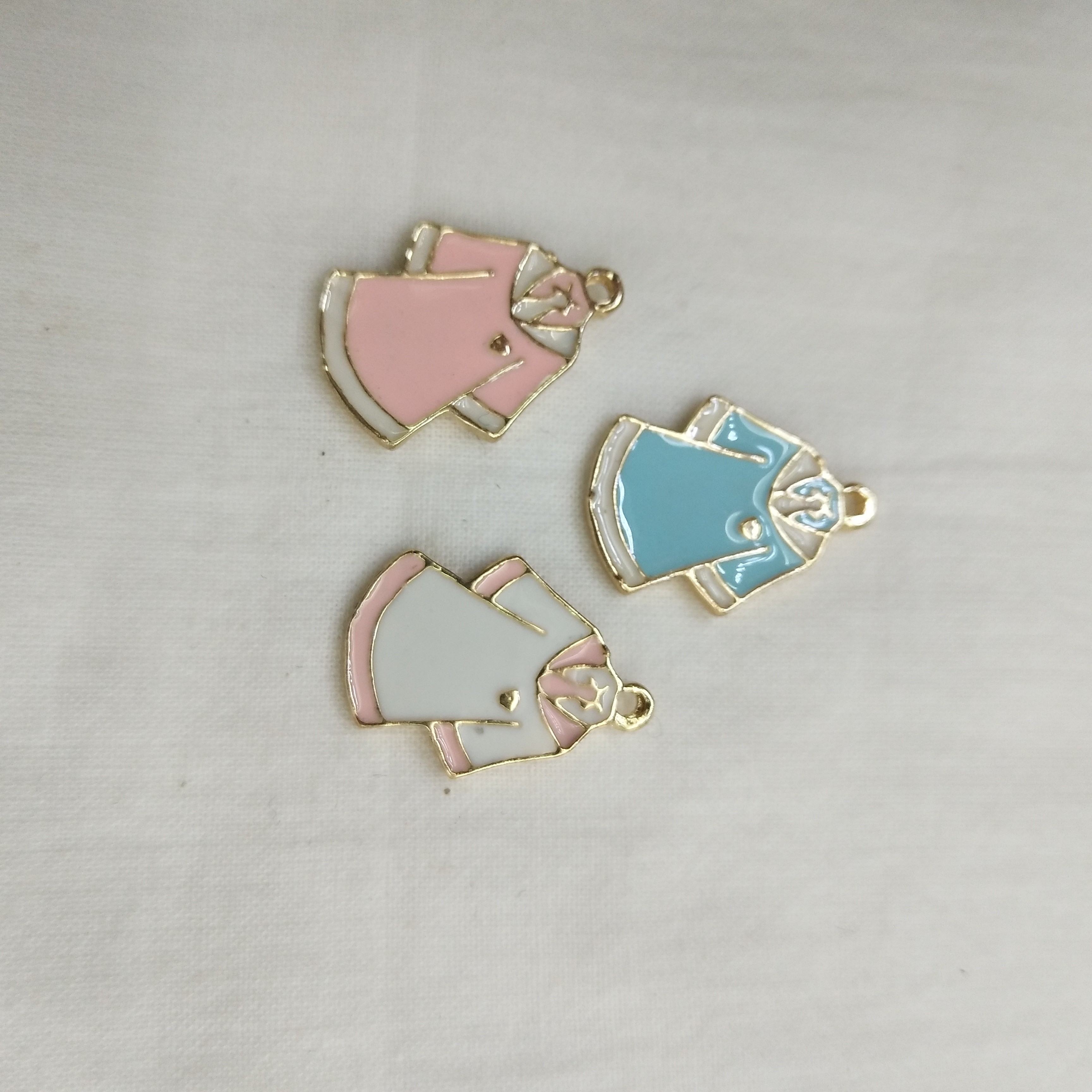 DIY handcrafted jewelry accessories, alloy simple single oil-dripping cartoon pendant, decorative earrings (100ps per pack) oil-dripping cartoon clothes detail image 2