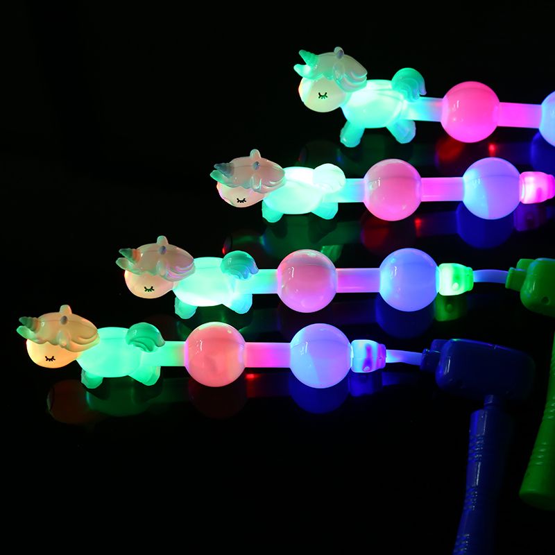 The unicorn swings its baton Specification image