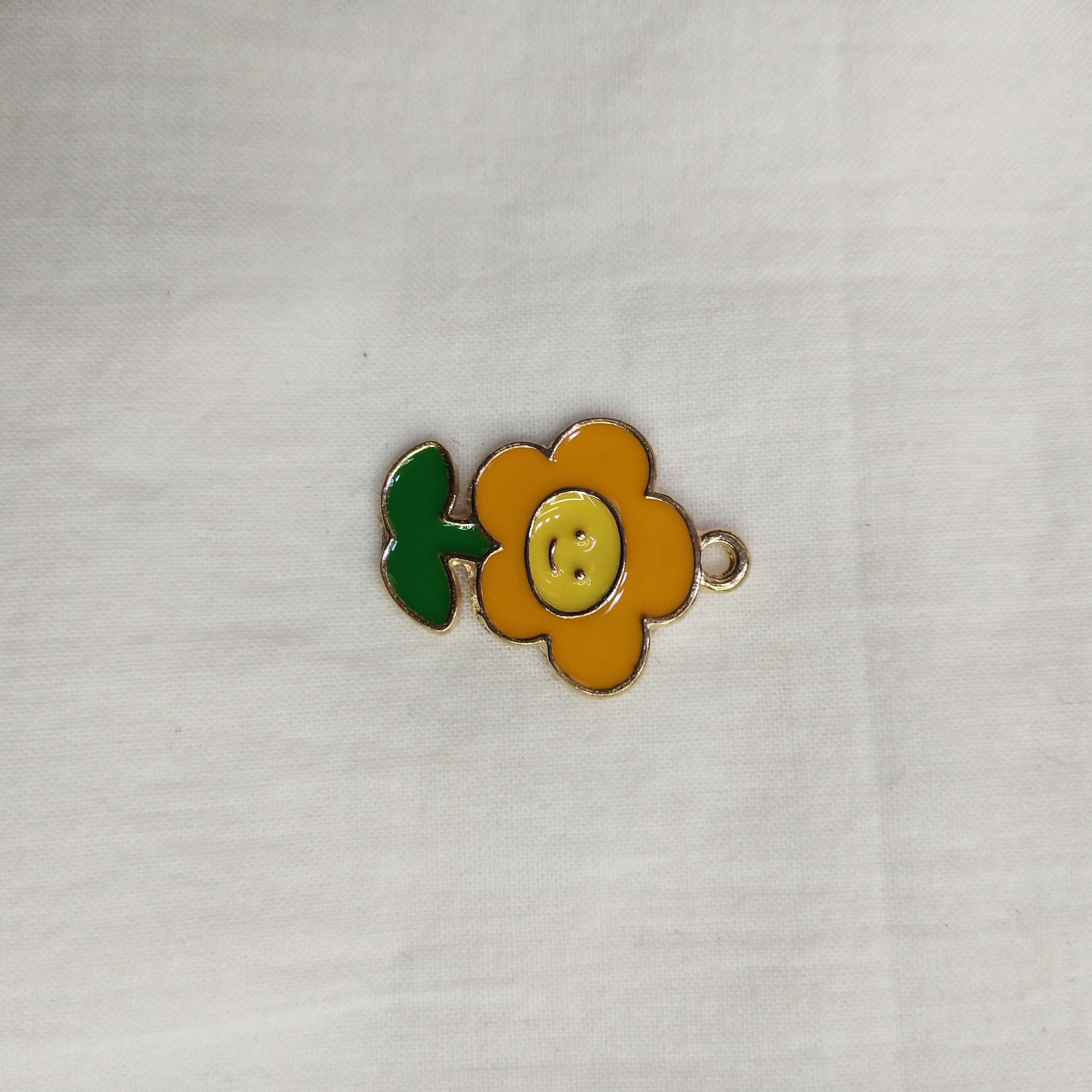 DIY handcrafted jewelry accessories: Alloy simple single oil-dripping cartoon pendant with decorative earrings (100ps per pack) oil-dripping cartoon detail image 1