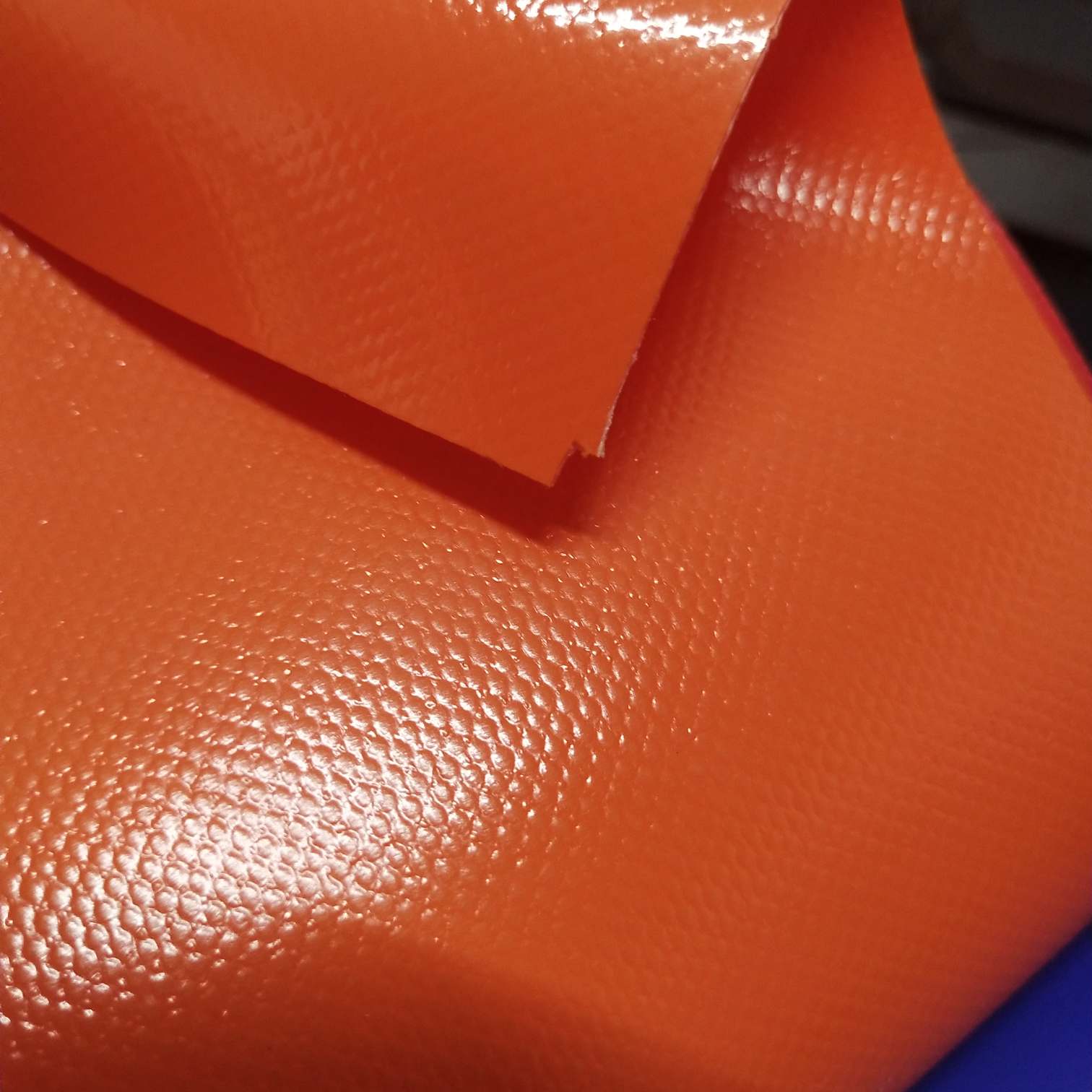 优质光面橘色PVC夹网布  箱包布  各种体操垫  各种箱包袋专用面料