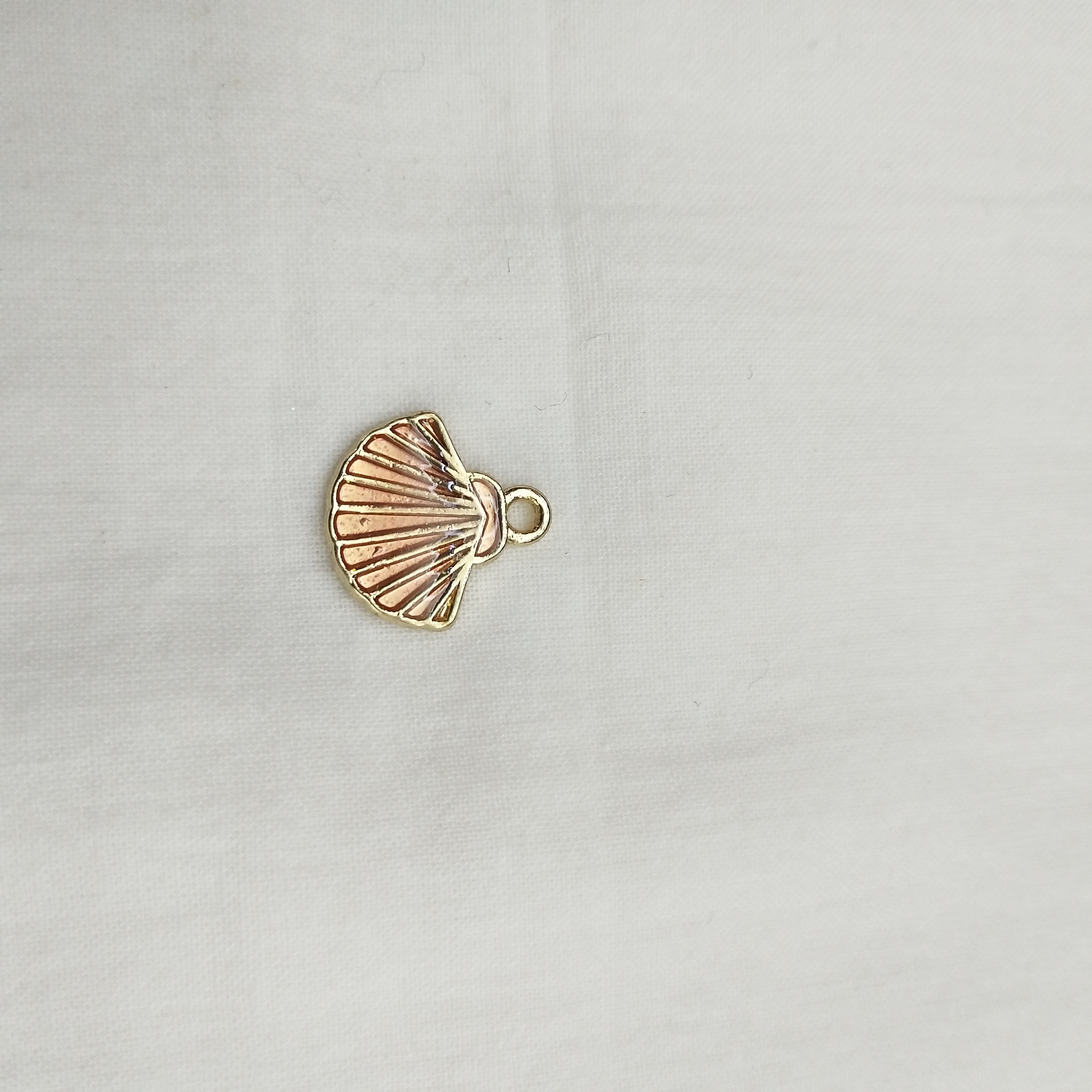 DIY handcrafted jewelry accessories: Alloy, simple single oil-dripping cartoon pendant, decorative earrings (100ps per pack), oil-dripping ocean shell detail image 1