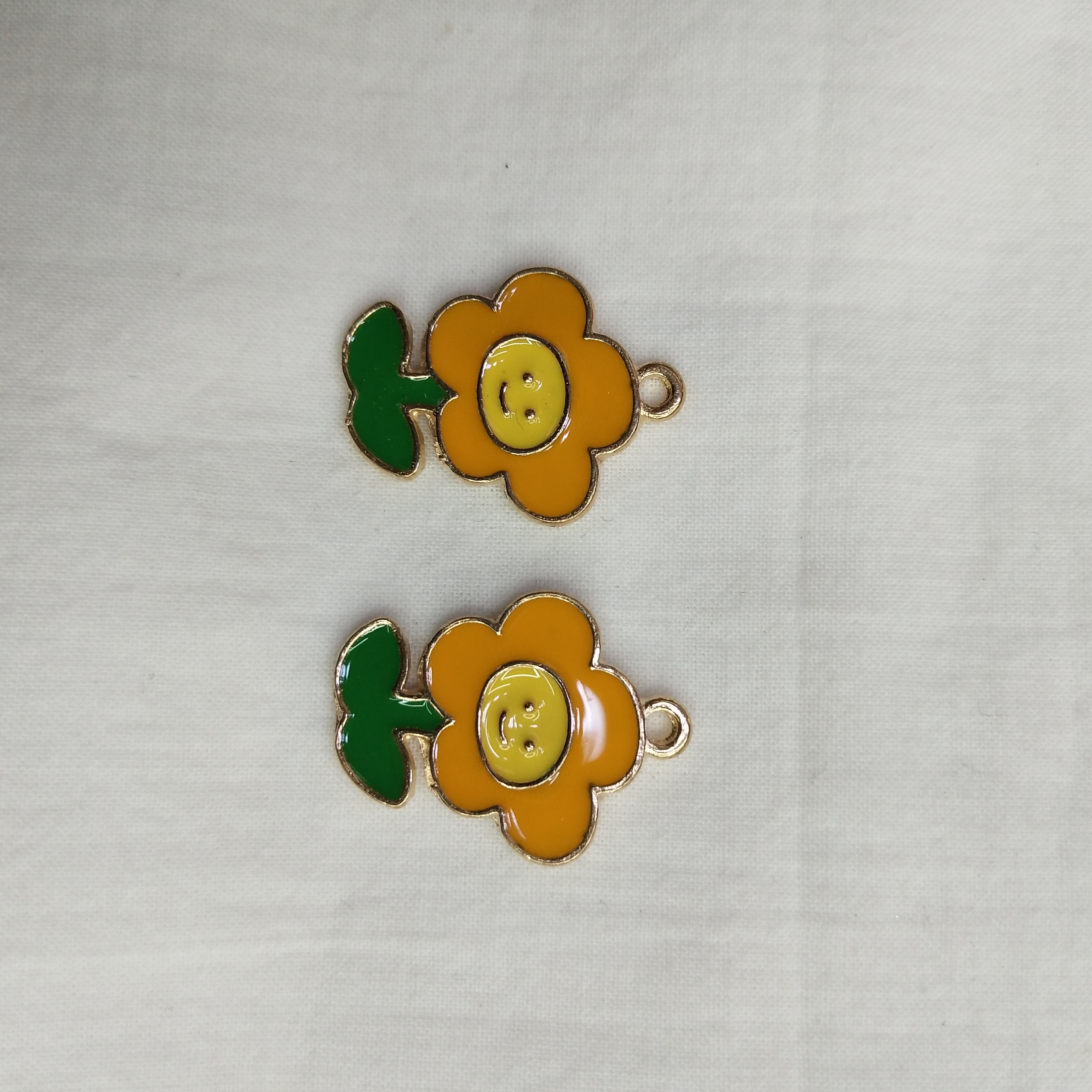 DIY handcrafted jewelry accessories: Alloy simple single oil-dripping cartoon pendant with decorative earrings (100ps per pack) oil-dripping cartoon detail image 2