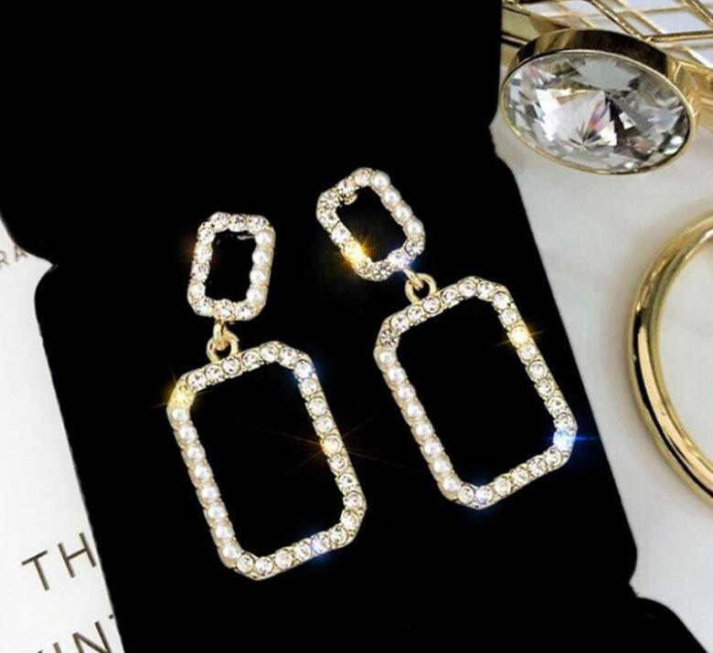 European and American alloy square double-piece women's light luxury inlaid rhinestone pearl stud earrings detail image 3