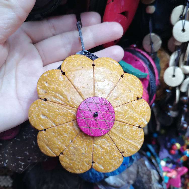 女包民族风情椰壳女包民族风情新款