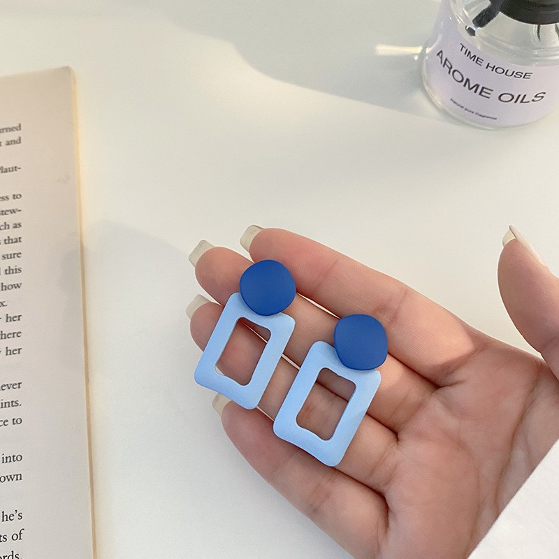 European and American fashionable acrylic double-piece geometric pattern simple stud earrings for women detail image 3