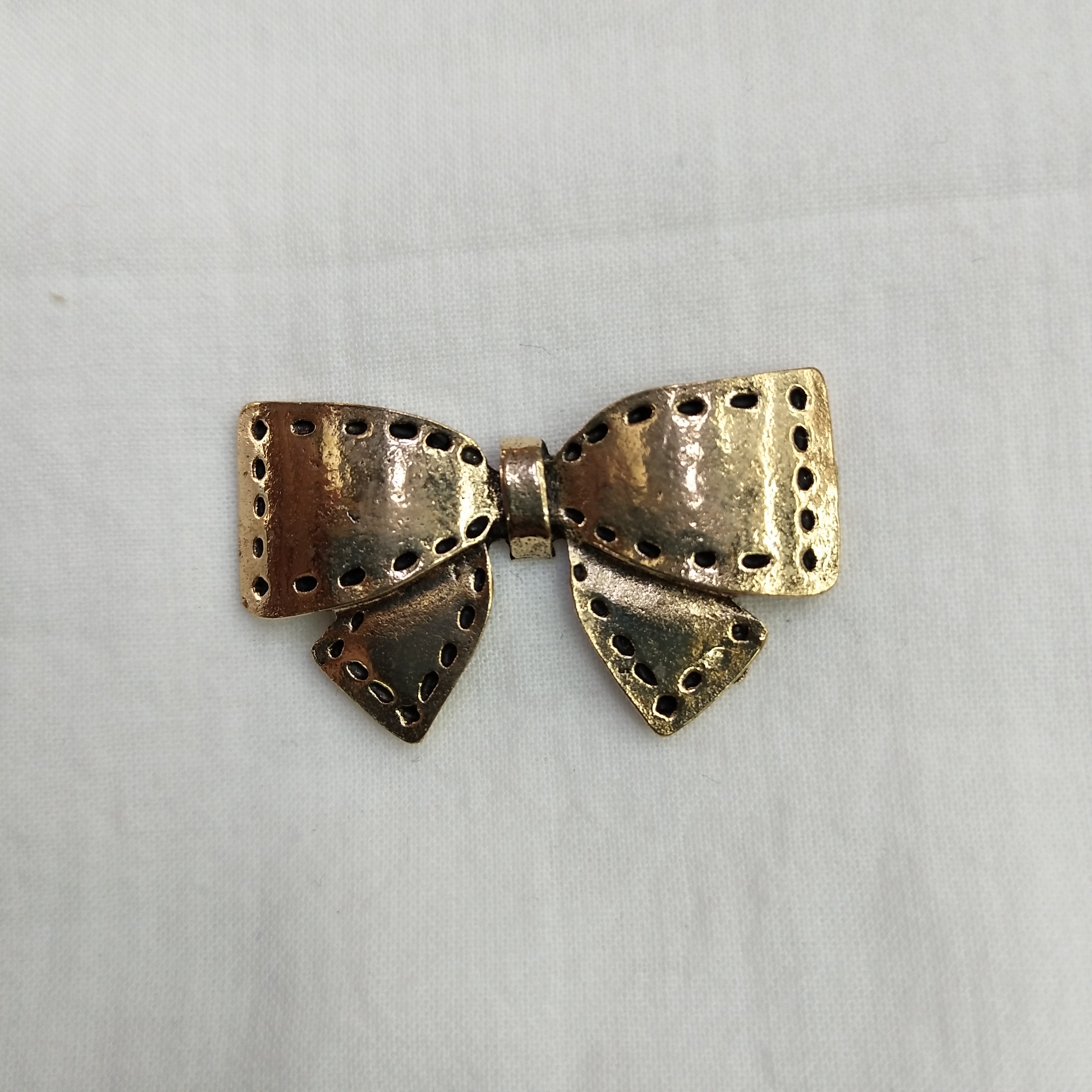 DIY handcrafted jewelry accessories: Alloy, simple single oil-dripping cartoon pendant, decorative earrings (100ps per pack), bow tie detail image 1