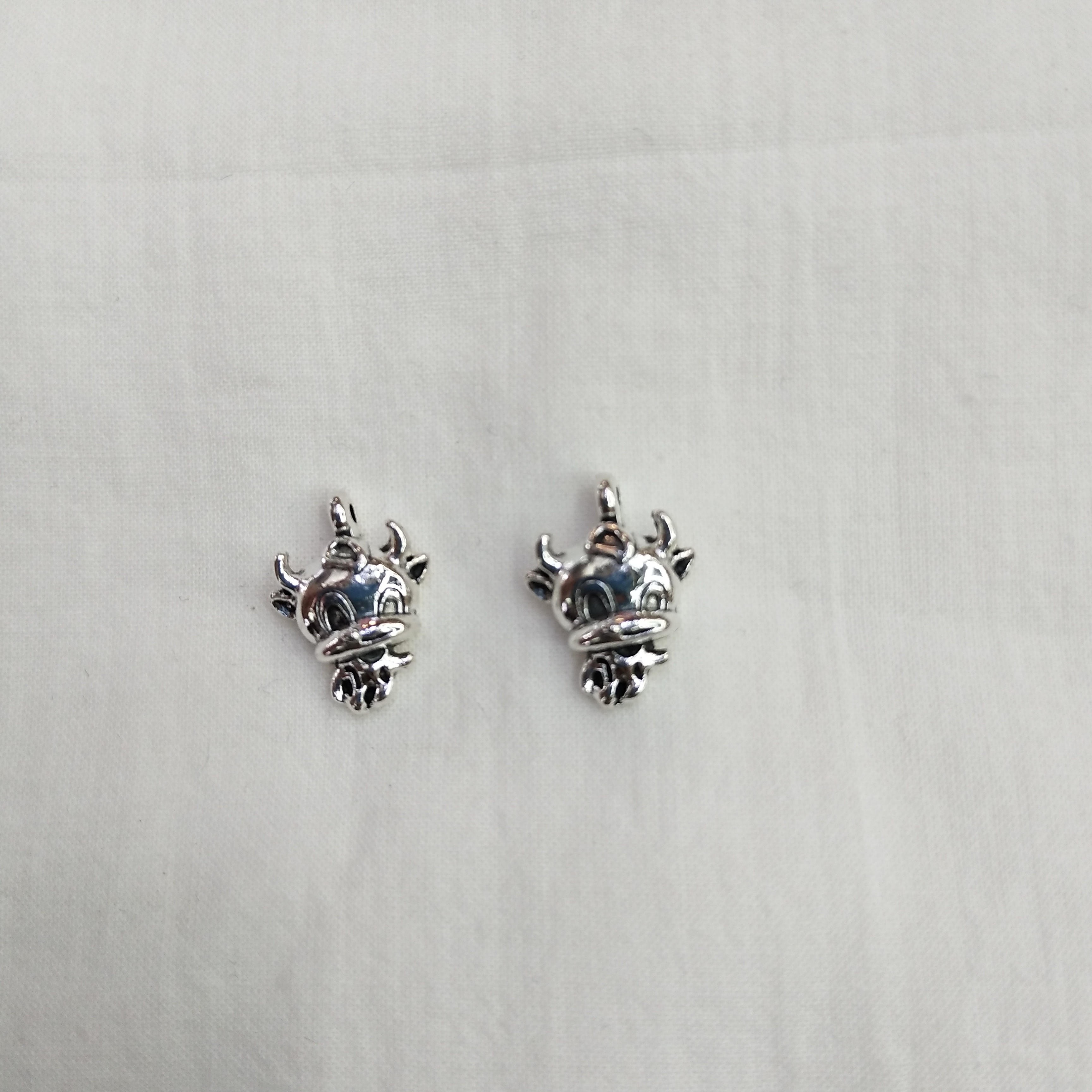 DIY handcrafted jewelry accessories: Alloy, simple single oil-dripping cartoon pendant, decorative earrings (100ps per pack), animal cow pendant detail image 1