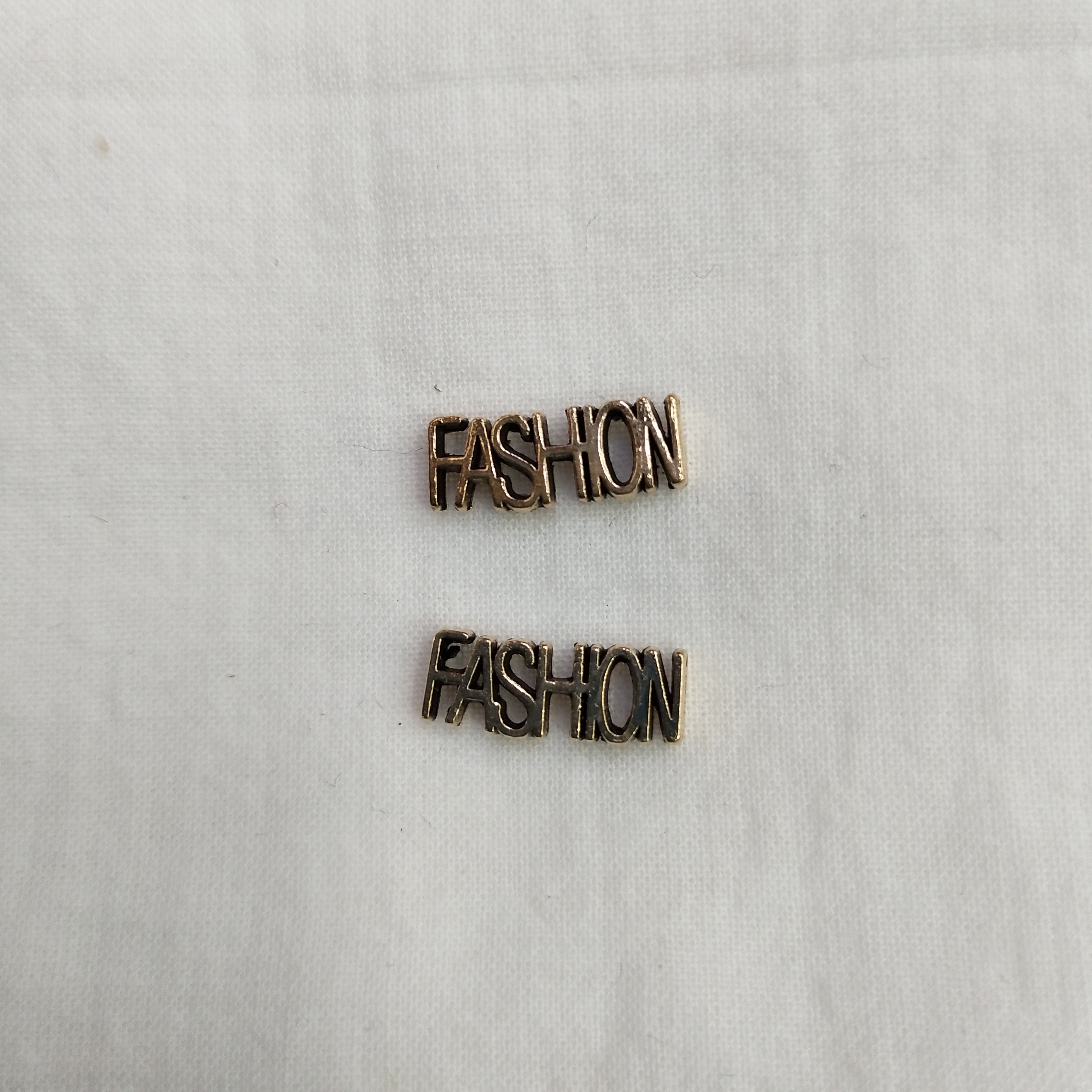 DIY handcrafted jewelry accessories: Alloy, simple single oil-dripping cartoon pendant, decorative earrings (100ps/ pack), letter strip P detail image 3