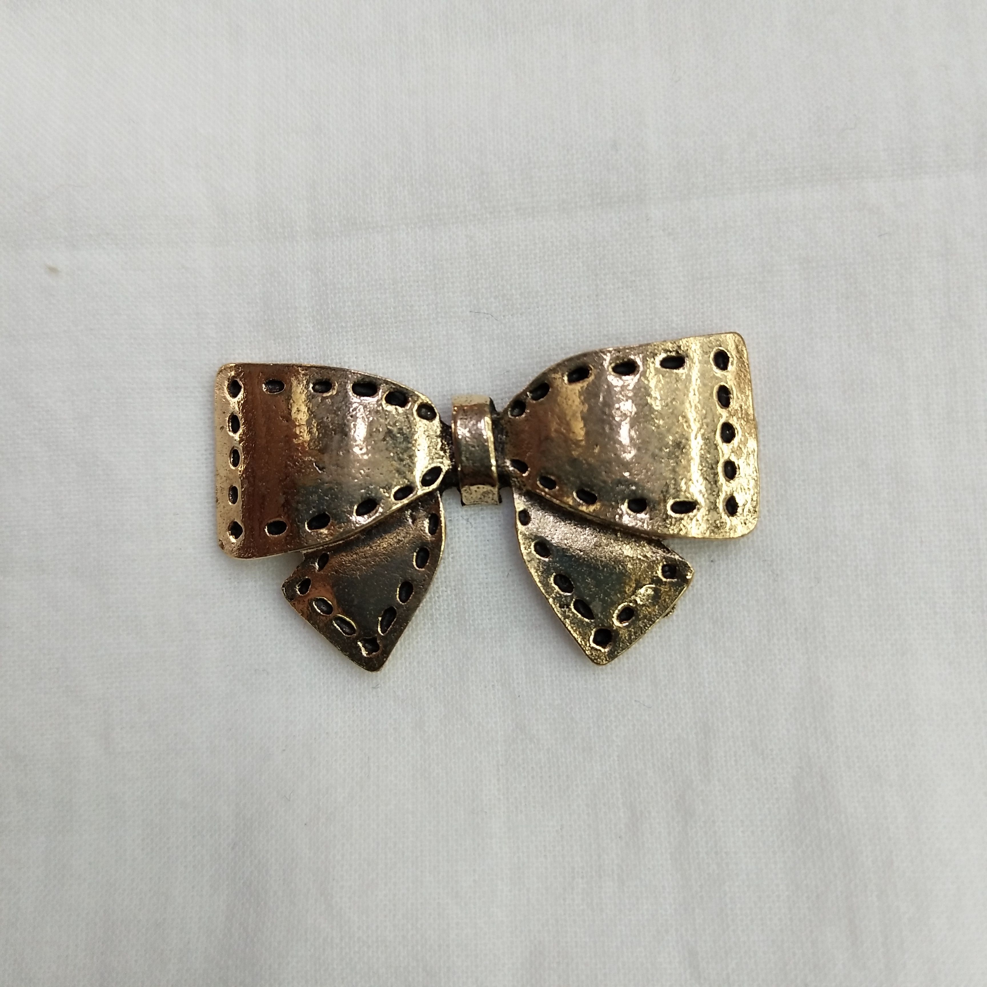 DIY handcrafted jewelry accessories: Alloy, simple single oil-dripping cartoon pendant, decorative earrings (100ps per pack), bow tie