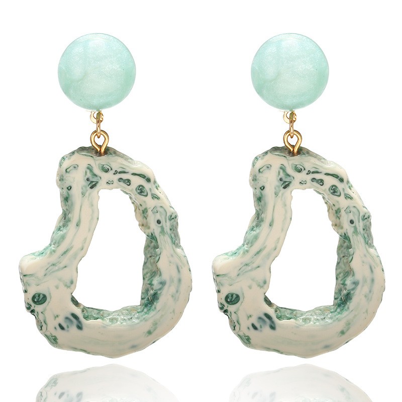 European and American fashionable resin acrylic sheet spliced ladies' cool and personalized ear studs detail image 3