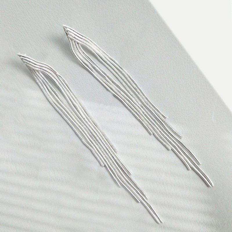 European and American fashionable copper chain welded tassel women's cold wind ear studs detail image 1