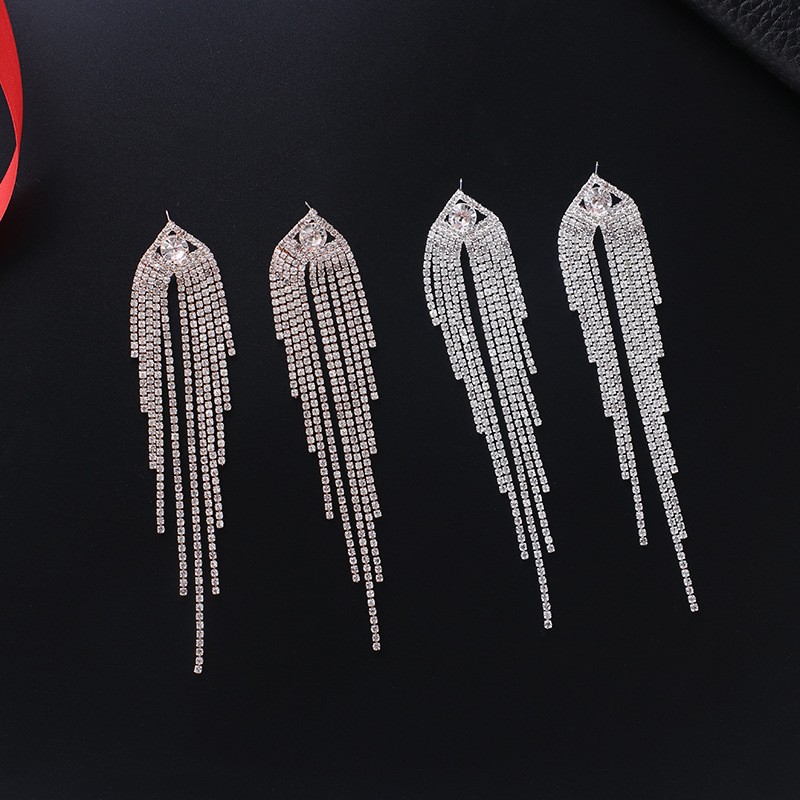 Korean-style water diamond claw chain tassel welded design high-end ladies' stud earrings detail image 2