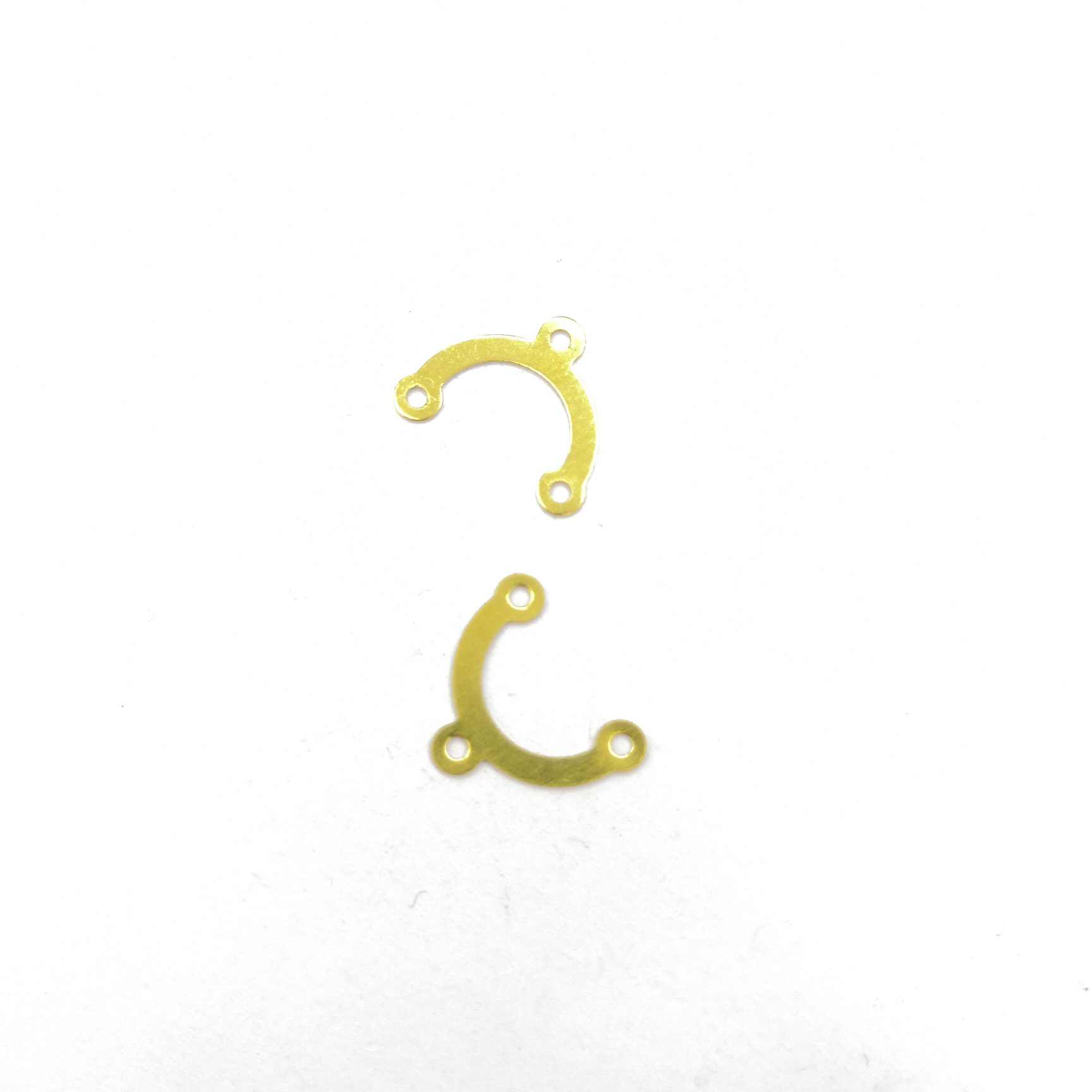 Letter U shape three hanging