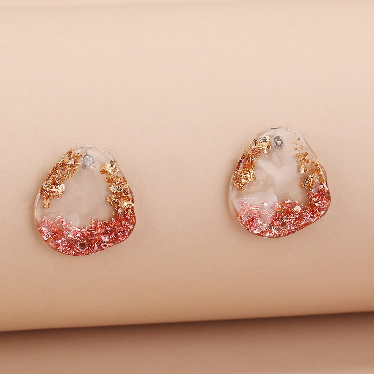 European and American fashionable resin craft inlaid gold foil paper ladies' stud earrings detail image 1