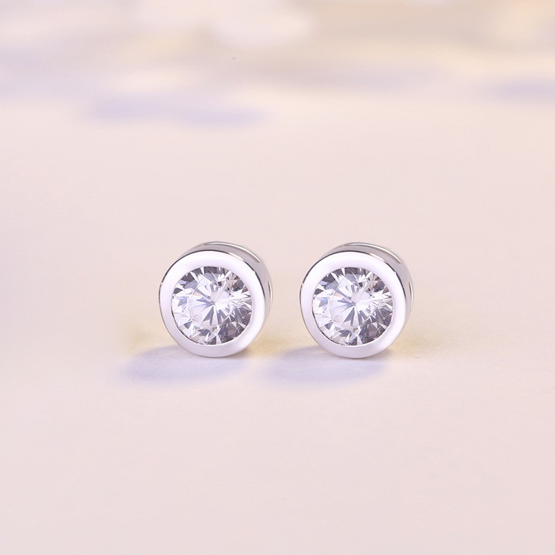 Simple and fashionable copper zircon stud earrings for women detail image 2