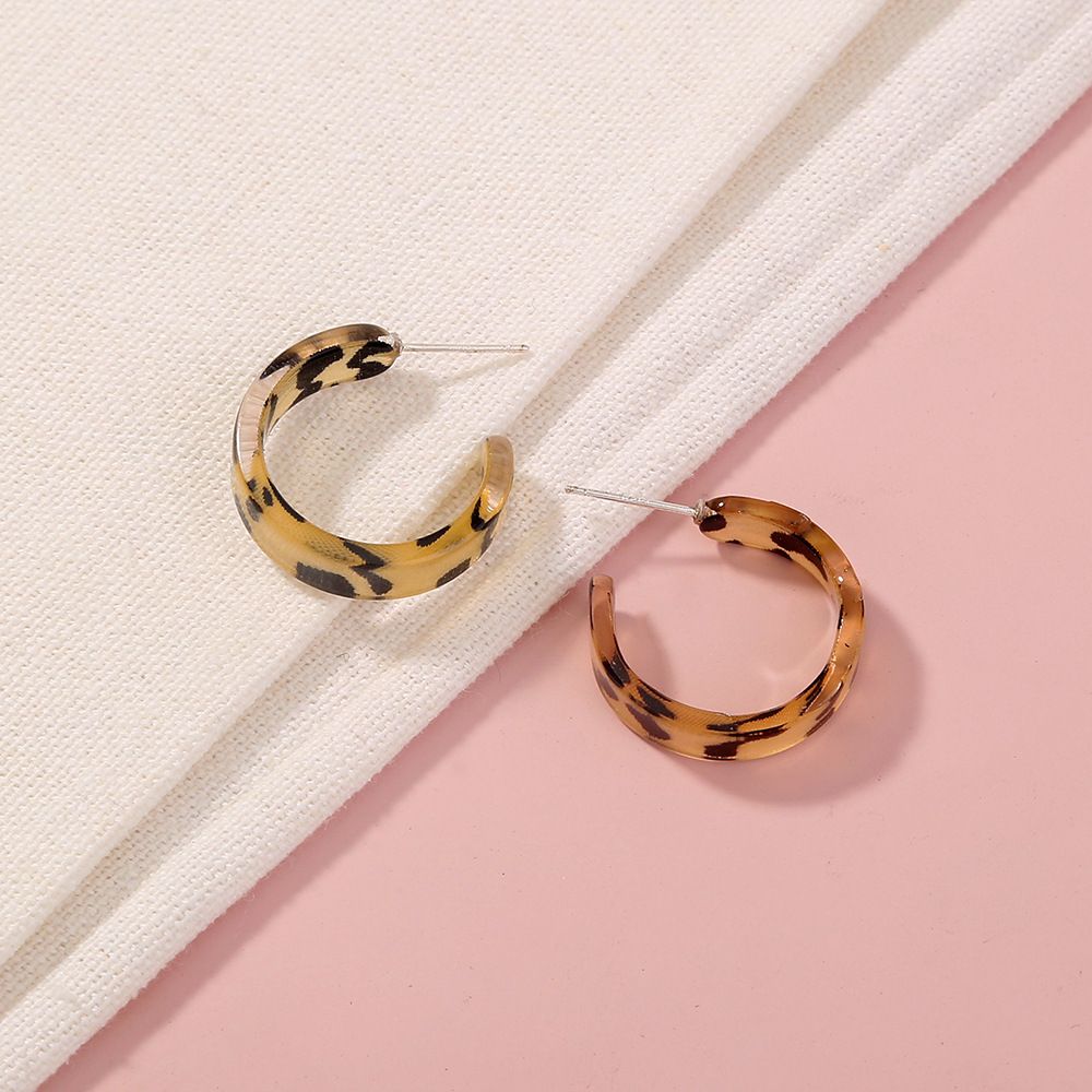 European and American fashionable large C-shaped acetate board leopard print women's light luxury ear studs