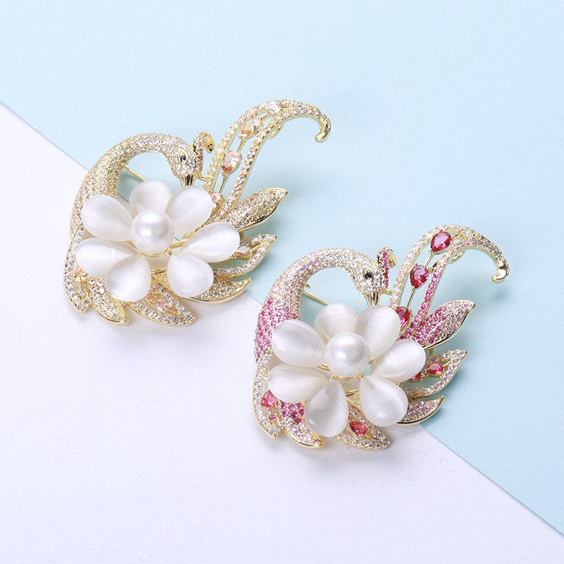 Fashionable and elegant cat's eye phoenix brooch, creative Chinese style peacock brooch, grand clothing accessories, shawl brooch detail image 2