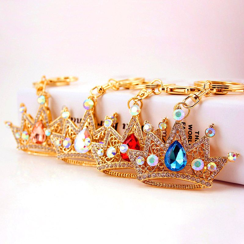 Fashionable and light luxury crown inlaid with water diamond glass crystal car keychain women's bag accessories