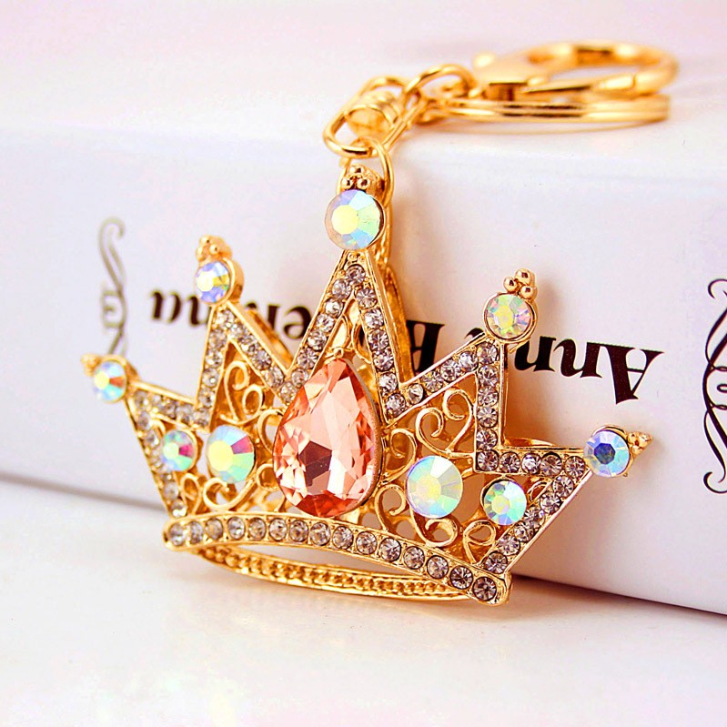 Fashionable and light luxury crown inlaid with water diamond glass crystal car keychain women's bag accessories detail image 2
