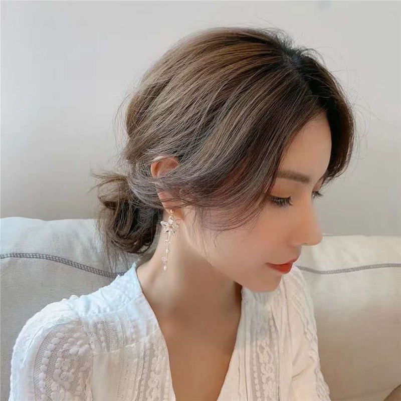 Korean fashion trend alloy hollowed-out flower circle pearl pendant string gemstone women's elegant earrings detail image 2