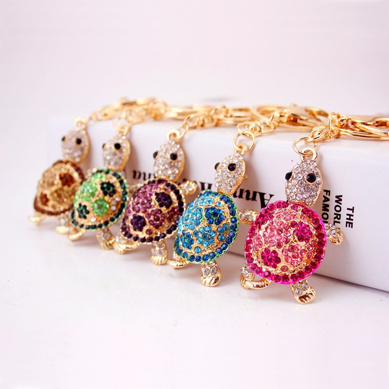 Fashionable and light luxury turtle-inlaid rhinestone car keychain women's bag accessories detail image 2