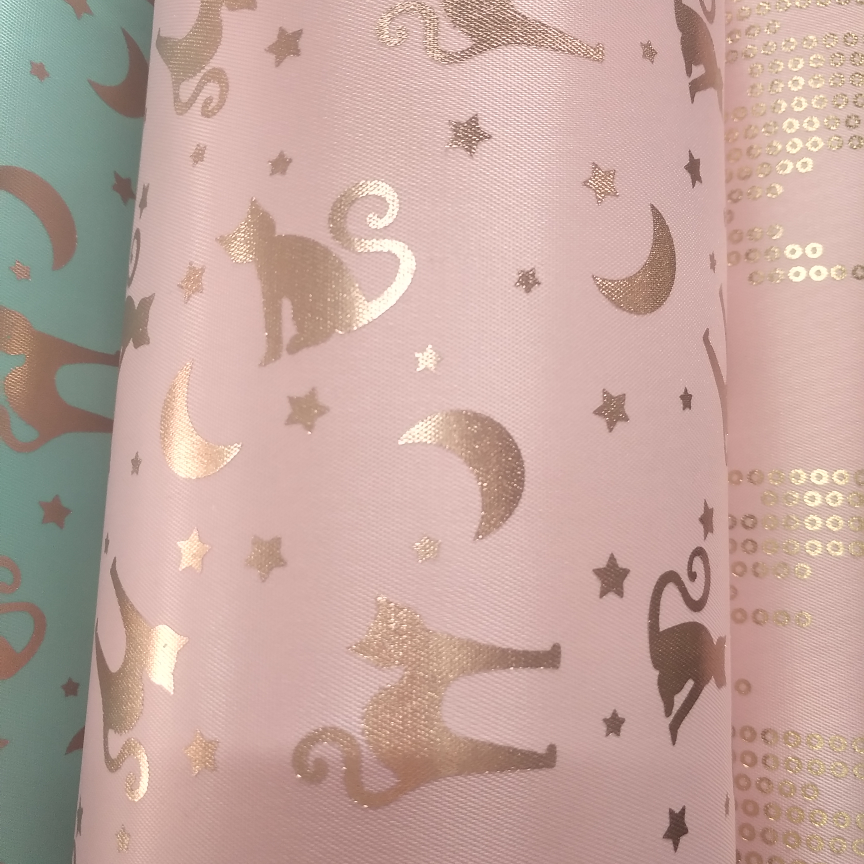Stars meet cats, light powder;