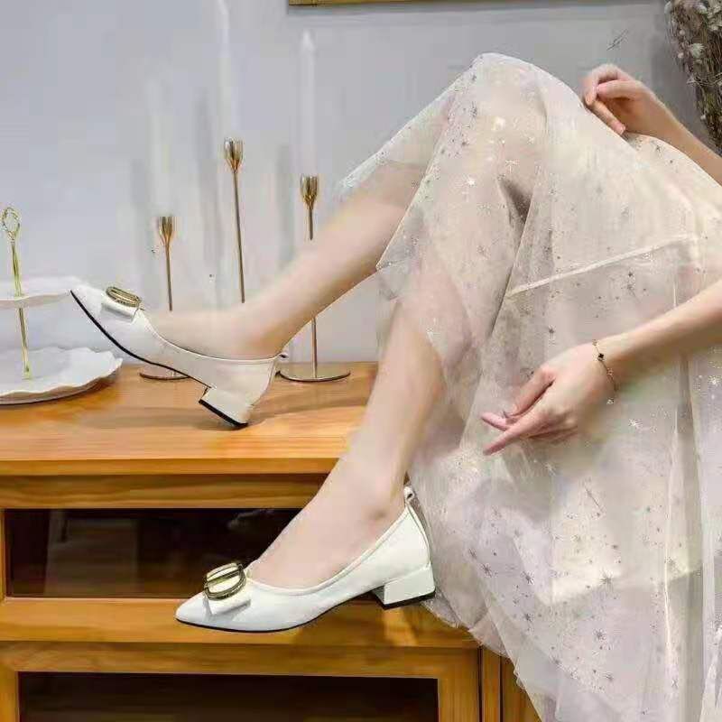 2021年春秋新款尖头真皮浅口单鞋女粗跟中跟雕花女鞋子28