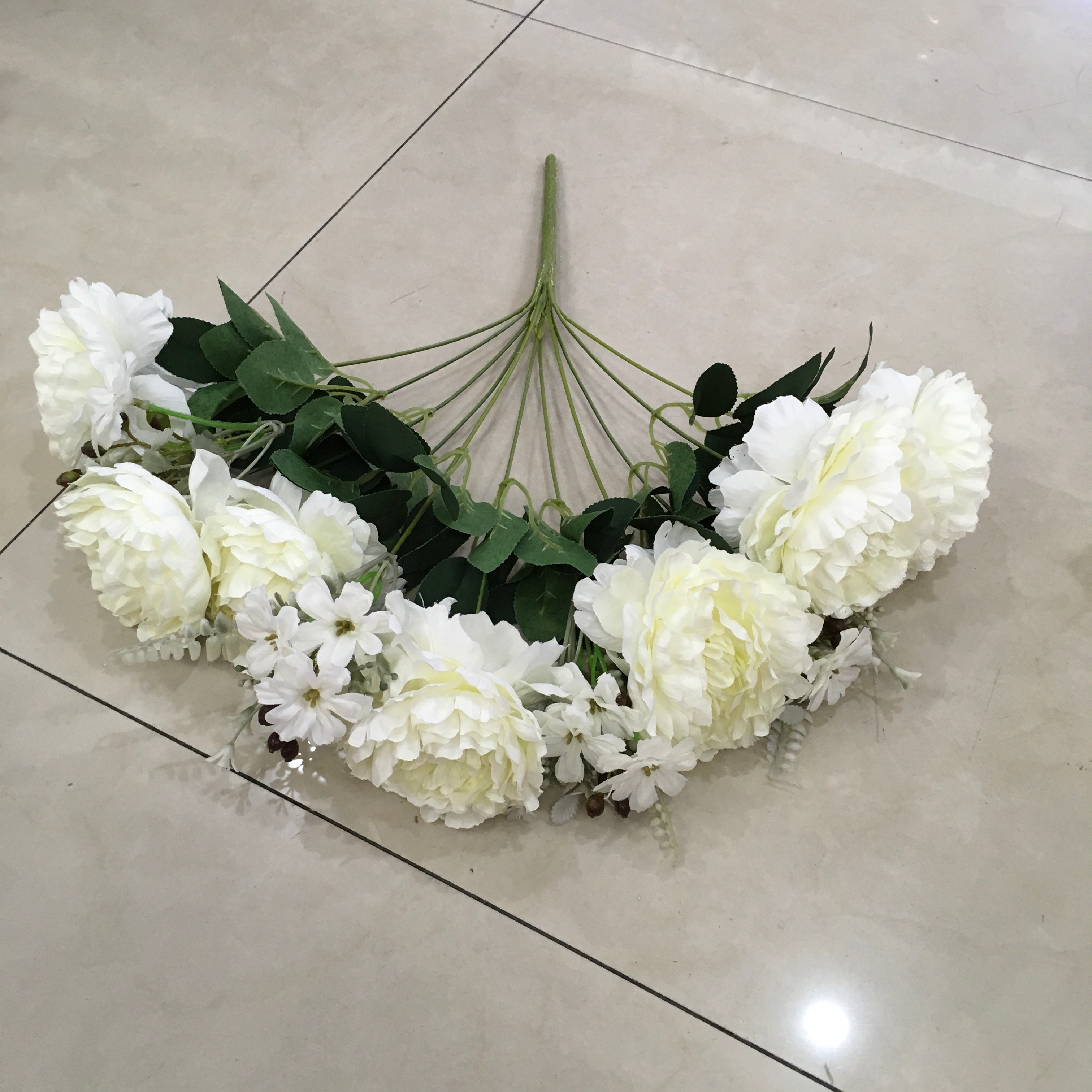 Lili Artificial Flower Shop offers wholesale artificial flowers for wedding decoration, living room and bedroom decoration, 7 flowers and 4 accessories, and wholesale European-style peonies pic 3