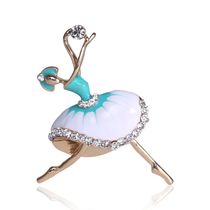 Manufacturers direct sales of foreign trade drip oil girl brooch elegant atmospheric clothing accessories