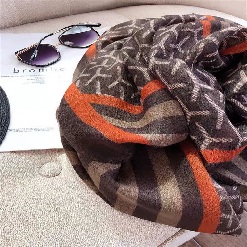Ladies And Ladies Shawls Autumn And Winter Coats All Match Hugh Lady Vintage Trendy Idle Explosive Scarf 6689110