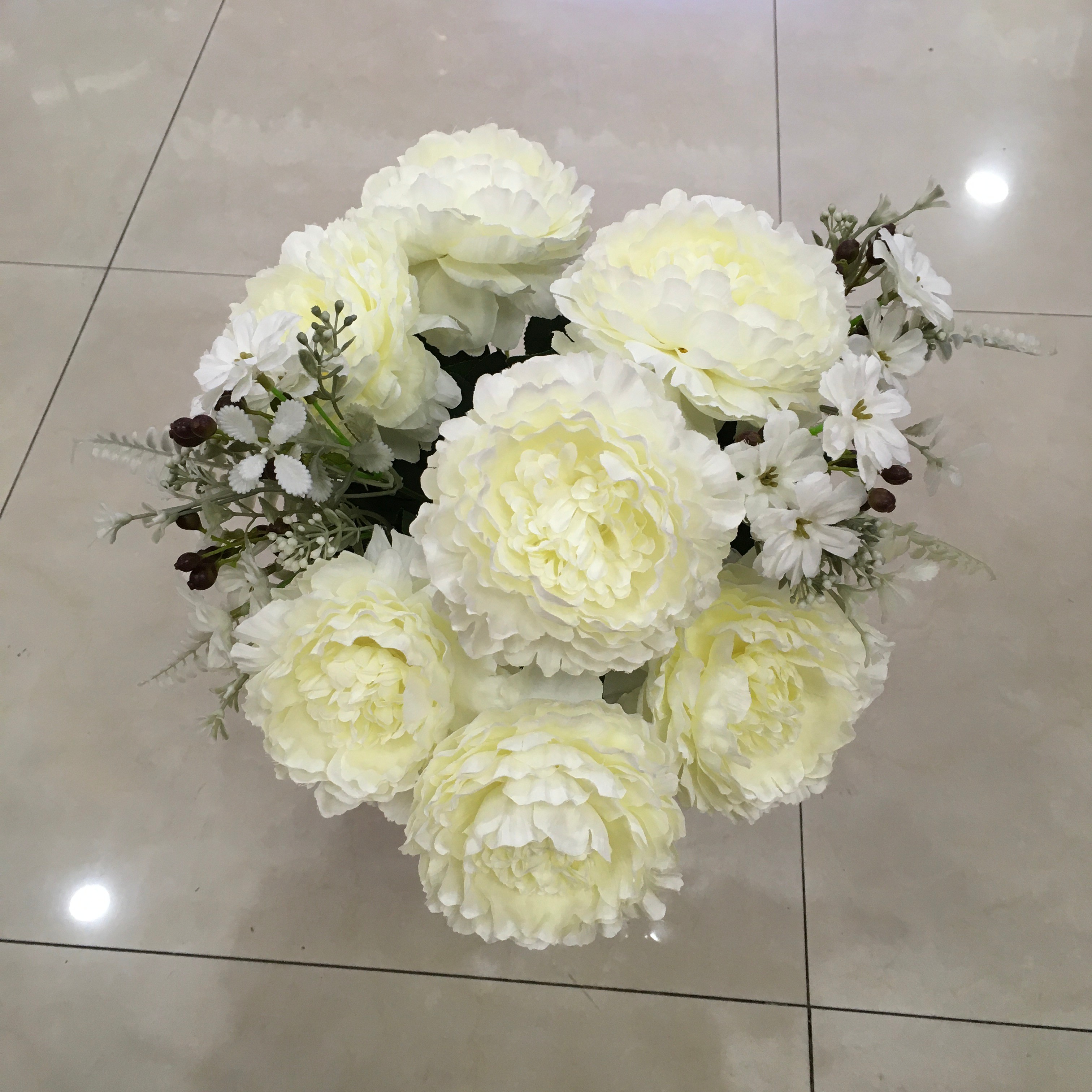 Lili Artificial Flower Shop offers wholesale artificial flowers for wedding decoration, living room and bedroom decoration, 7 flowers and 4 accessories, and wholesale European-style peonies pic 5