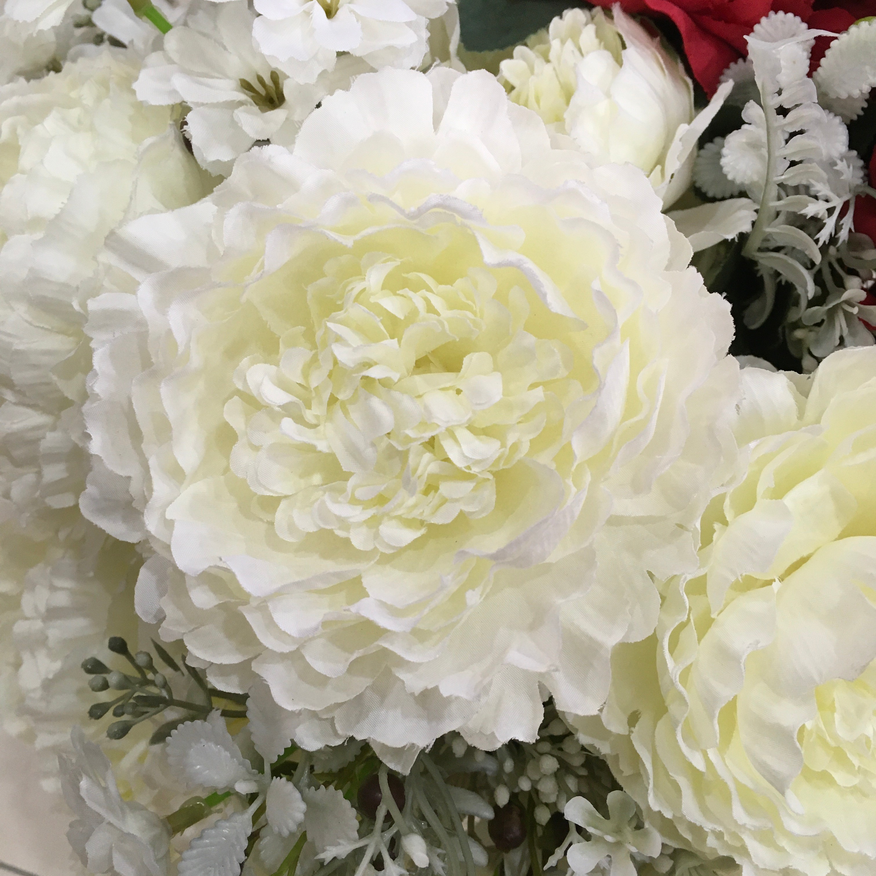 Lili Artificial Flower Shop offers wholesale artificial flowers for wedding decoration, living room and bedroom decoration, 7 flowers and 4 accessories, and wholesale European-style peonies pic 7