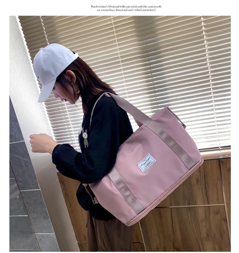 Dry And Wet Separation Sports Hand Bill Shoulder Bag Yoga Gym Bag Large Capacity Folding Travel Bag Application Scenario