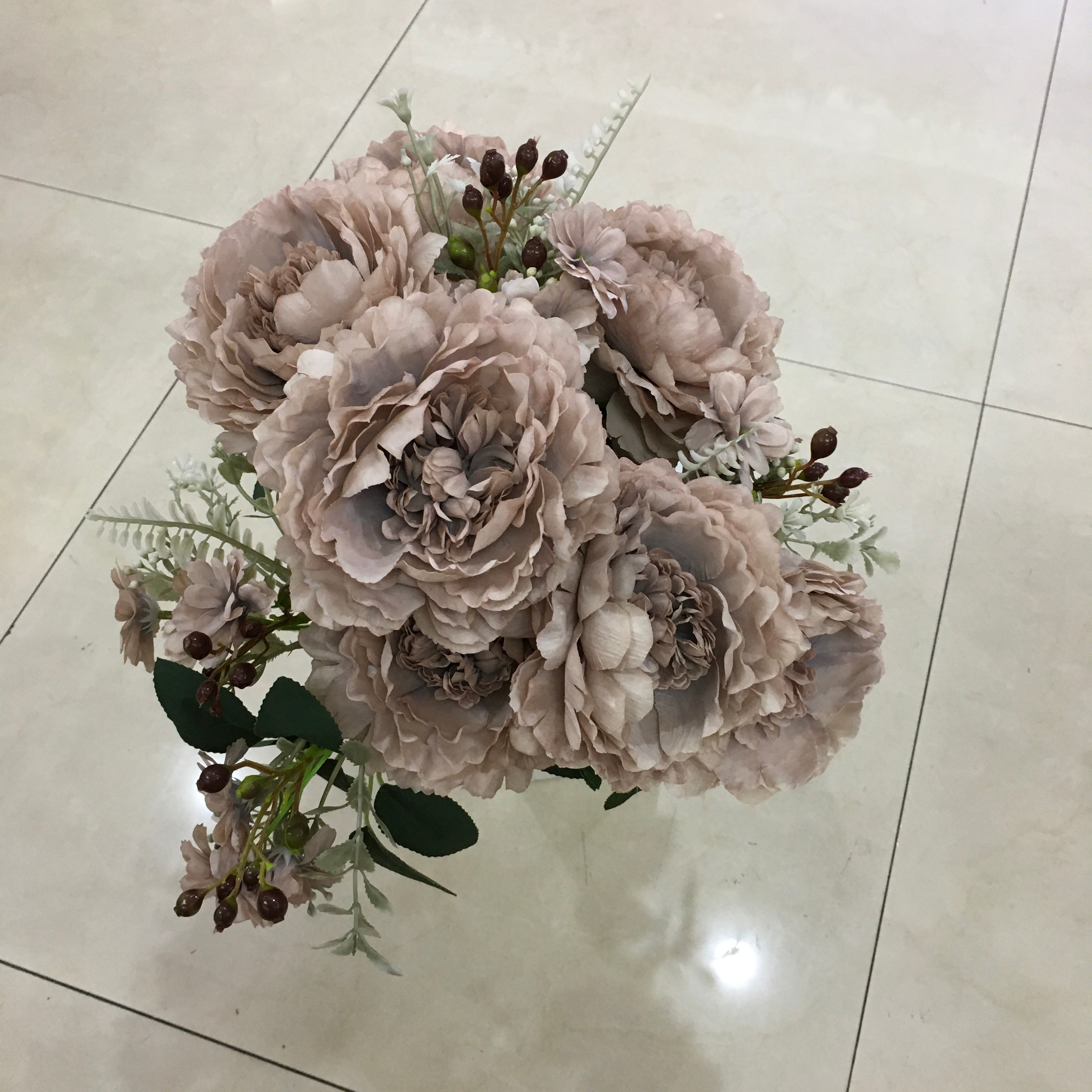 Lili Artificial Flower Shop offers wholesale artificial flowers for wedding decoration, living room and bedroom decoration, 7 flowers and 4 accessories, and wholesale European-style peonies pic 4
