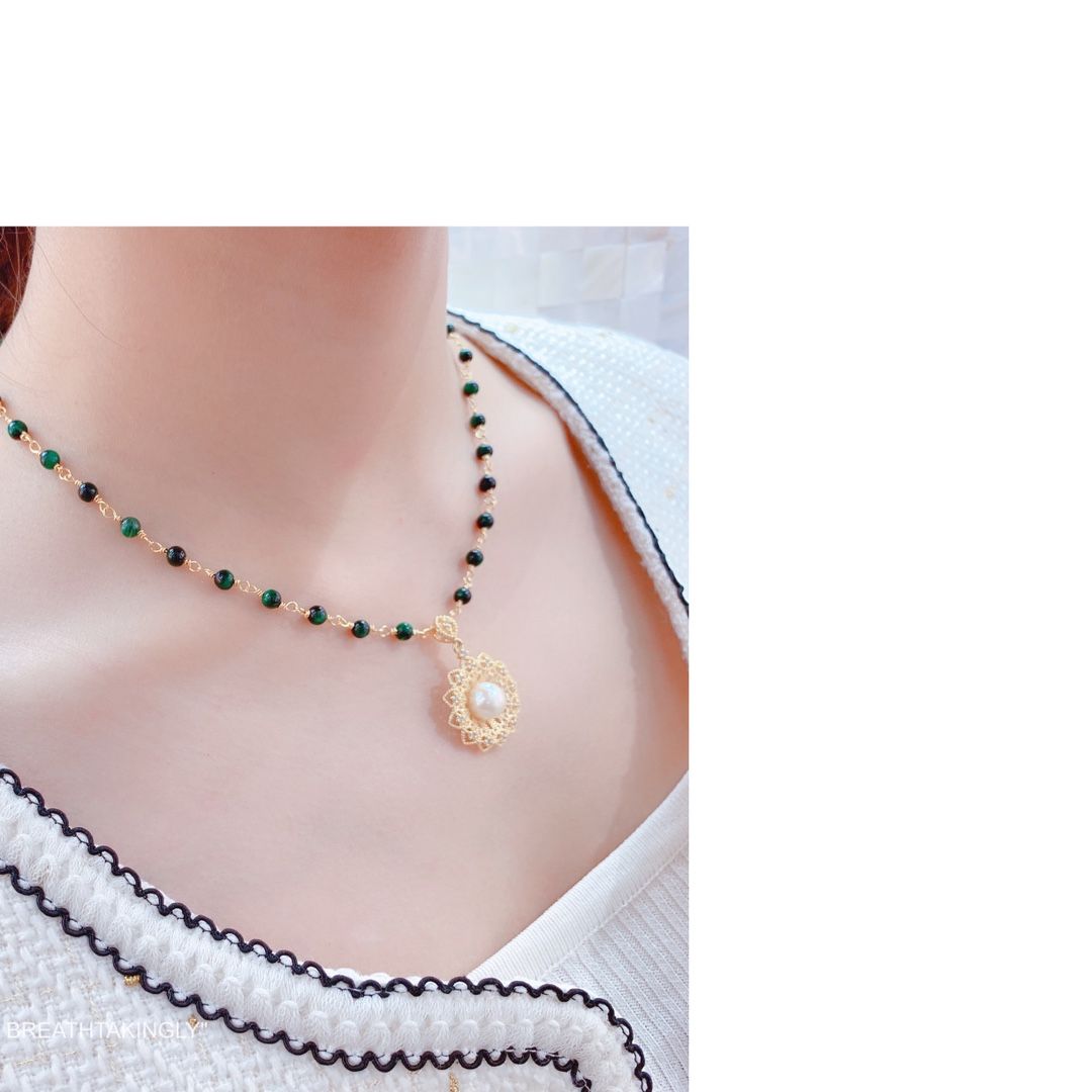 قلادة من حجر النمر Item Picture