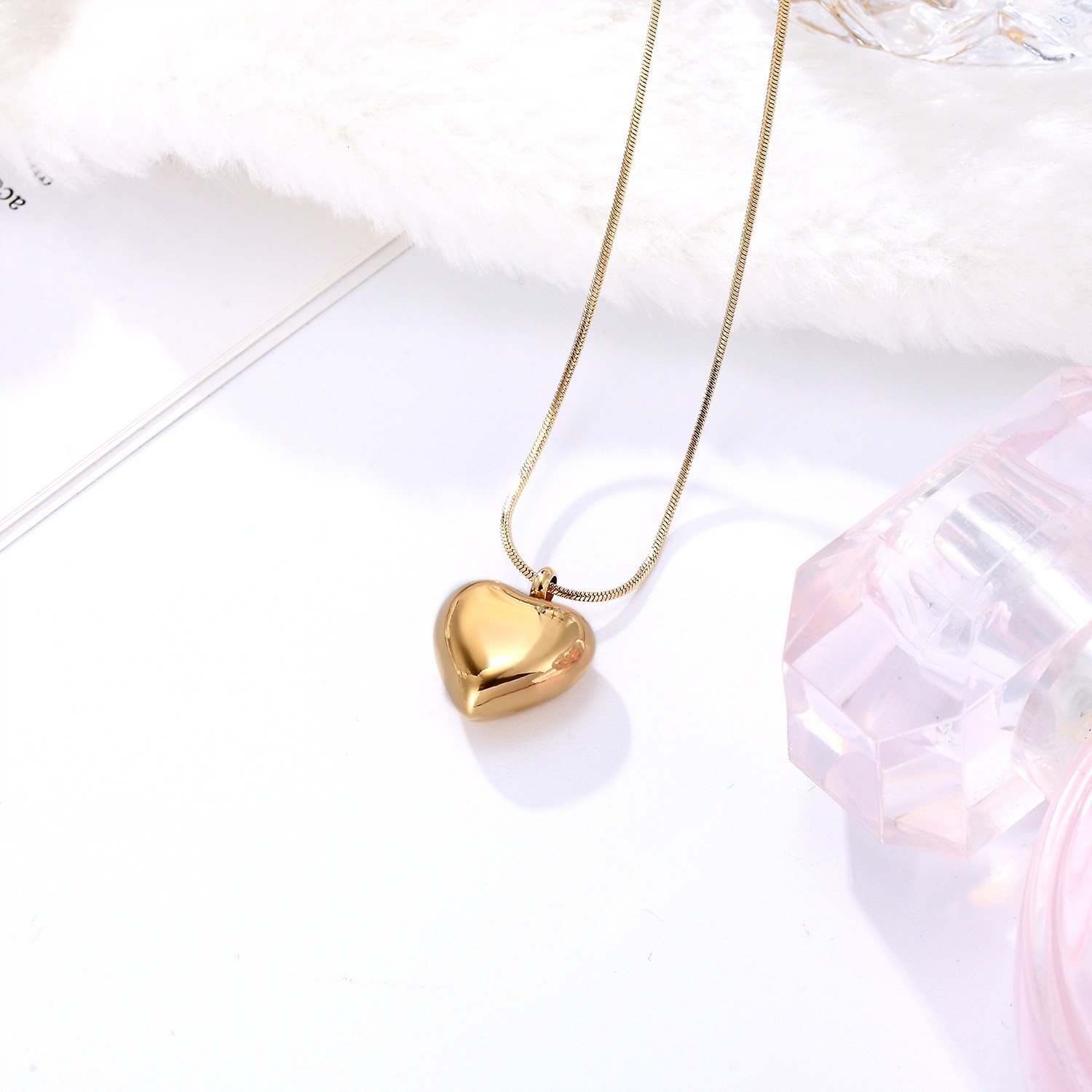 Ins-style Chanel jewelry, European and American titanium steel heart collarbone necklace, 14k simple heart-shaped pendant detail image 2