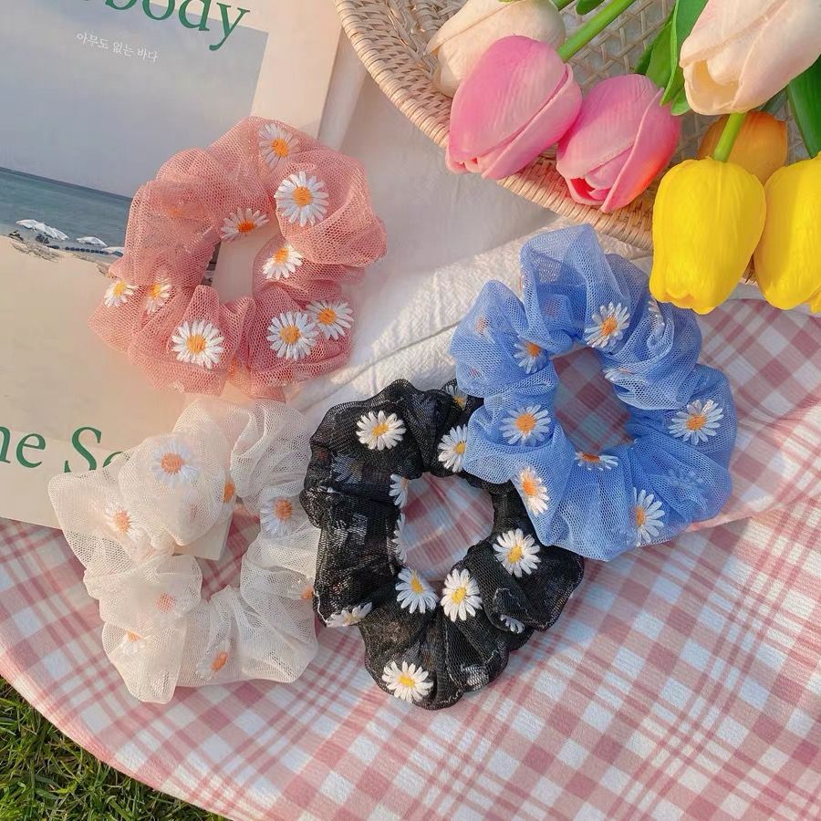 Embroidered small Daisy pig large intestine hair ties full figure